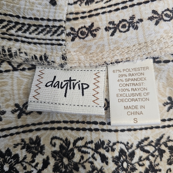 Daytrip Open front Long Sweater Cardigan Small - Picture 4 of 4